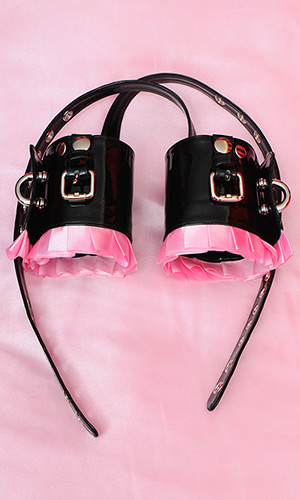 Frilly Captive Shoe-locks (pair)